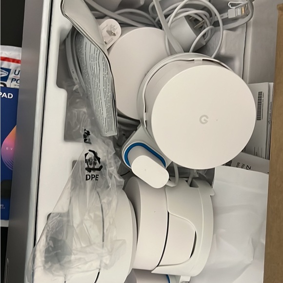 Google WiFi system, 3-Pack - Router Replace for Whole Home (NLS-1304-25),White - Picture 3 of 4